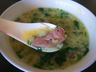 16、菠菜猪肝粥,猪肝嫩滑粥香味扑鼻。