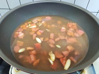 6、西红柿面疙瘩,加入清水