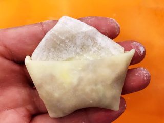 14、猪肉甜玉米馅抄手,一个抄手就办好了