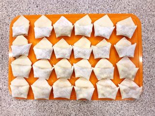 15、猪肉甜玉米馅抄手,逐一包好的抄手