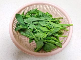 17、猪肉甜玉米馅抄手,时蔬清洗干净