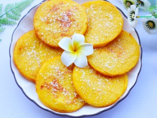 11、莲蓉馅南瓜椰蓉饼,成品。