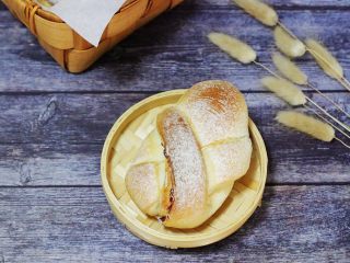 19、牛奶炼乳蔓越莓软欧,成品图。