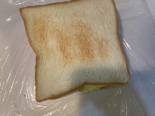 18、厚蛋烧芝士脆皮肠三明治,盖上面包