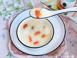 15、山药枸杞粥,满满的营养，补充一天膳食纤维及碳水化合物。