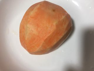 1、小米红薯粥,红薯一个去皮