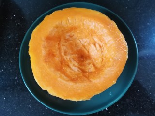 3、红薯南瓜粥,南瓜去瓢去皮