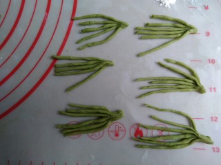 9、象形胡萝卜馒头,5-6根一组。