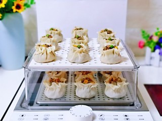 18、糯米藜麦鸡胸时蔬烧菜,我做的比较多，蒸锅做了两层，一共18个，量可以根据个人需求增减。