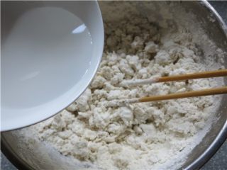 7、层层美味-京东肉饼,再加入50克的凉水