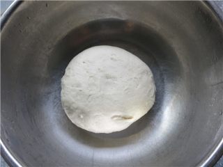 8、层层美味-京东肉饼,合成面团饧制15分钟