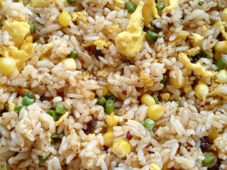 11、蛋炒饭,炒好的蛋炒饭。