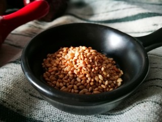 4、休闲零食DIY～秘制枣夹核桃脆,白芝麻