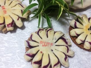 32、酥皮点心紫薯酥,成品图。