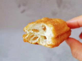 17、迷你小油条,一口气吃三根。