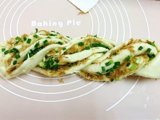 13、波兰种——香葱肉松手撕面包,再扭成麻花