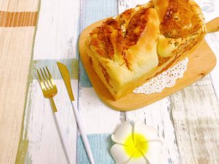 18、波兰种——香葱肉松手撕面包,出炉啦