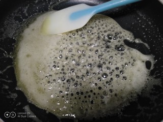 9、糖雪球,待水分蒸发，变成白色小气泡。