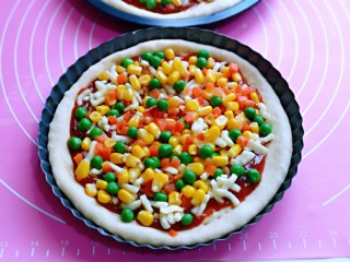 8、罗勒意式披萨,再撒上美国杂蔬。