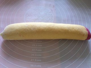 10、三色馒头,从下至上卷好；