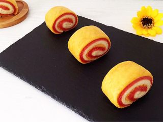 13、三色馒头,开盖出锅，热乎乎的馒头就可以吃啦！