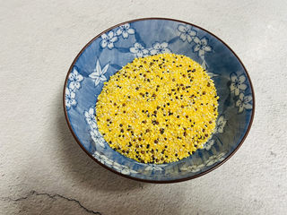 2、银耳小米粥,小米、黎麦