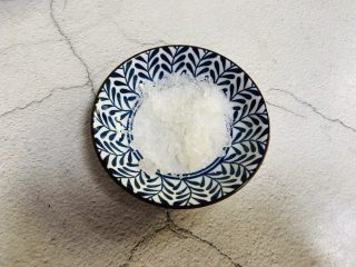 6、银耳小米粥,冰糖