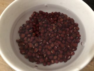 3、红豆小米粥,泡半小时以上