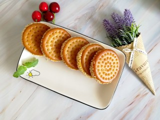 16、南瓜糯米夹心饼,就问一句这样的饼你能吃几个？我一口气三个没问题……