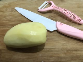 2、土豆干,土豆去皮