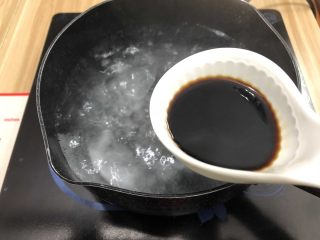 5、土豆干,加入陈醋