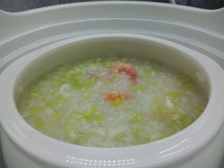 11、鲜虾砂锅粥,加一点点的鸡粉。