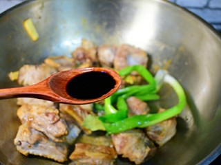 13、红烧排骨,加老抽