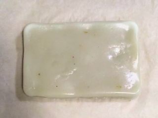 13、红枣核桃糯米糕,稍放凉后，用油纸包起入冰箱冷藏30分钟。