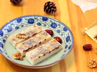 18、红枣核桃糯米糕,糯糯的，口感好棒，随做随吃！