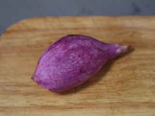 6、紫薯银耳粥,紫薯洗净去皮