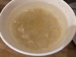 3、红枣黑米粥,大米、小米、糯米清洗一下