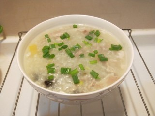 17、新文美食  皮蛋瘦肉粥,成品图