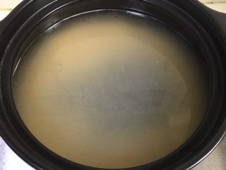 7、南瓜小米粥,加水2.5升左右