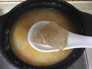 10、南瓜小米粥,出锅前10分钟加入冰糖