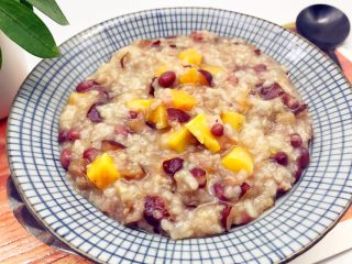 4、宝宝辅食：二米杂粮粥-12M+ ,完成，超级无敌甜糯，营养又丰富，适合煮上一大锅，全家一起分享哈。