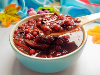 1、红豆薏仁小米粥,美美图片来一张。