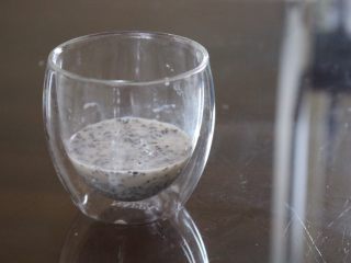 8、健康减肥奇亚籽布丁,放在一边