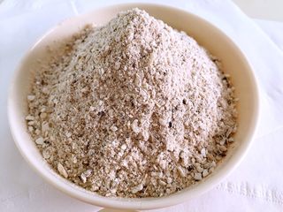 11、虾皮香菇粉,天然调味品做好了！