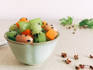 21、爽口开胃小凉菜 花椒油炝芹菜,成品图