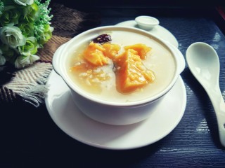 1、电饭煲  红薯棒渣粥,成品图来一张 棒棒哒！