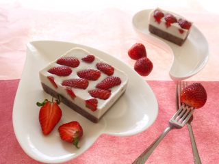 15、草莓椰浆豆沙羊羹,成品图一