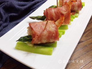 13、培根芝士烤虾卷,完成。