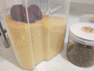 6、红枣南瓜粥,小米，糯米，绿豆，，大枣。