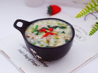 17、生滚槐花猪肝粥,明目清肝又营养丰富的生滚槐花猪肝粥就出锅咯。